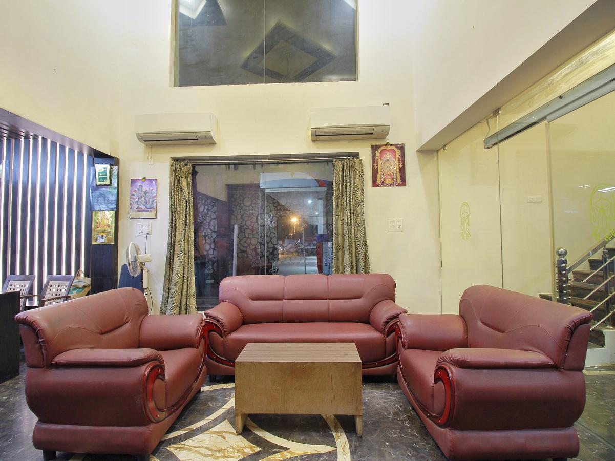 Oyo 11489 Pkn Classic Regency مادوراي المظهر الخارجي الصورة